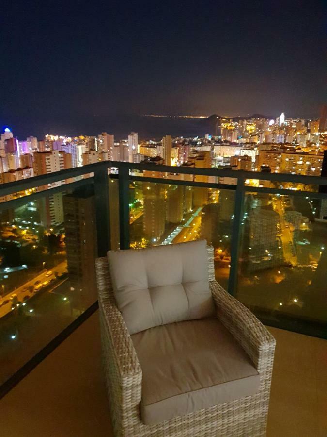 Kronos Apartment Бенидорм Екстериор снимка