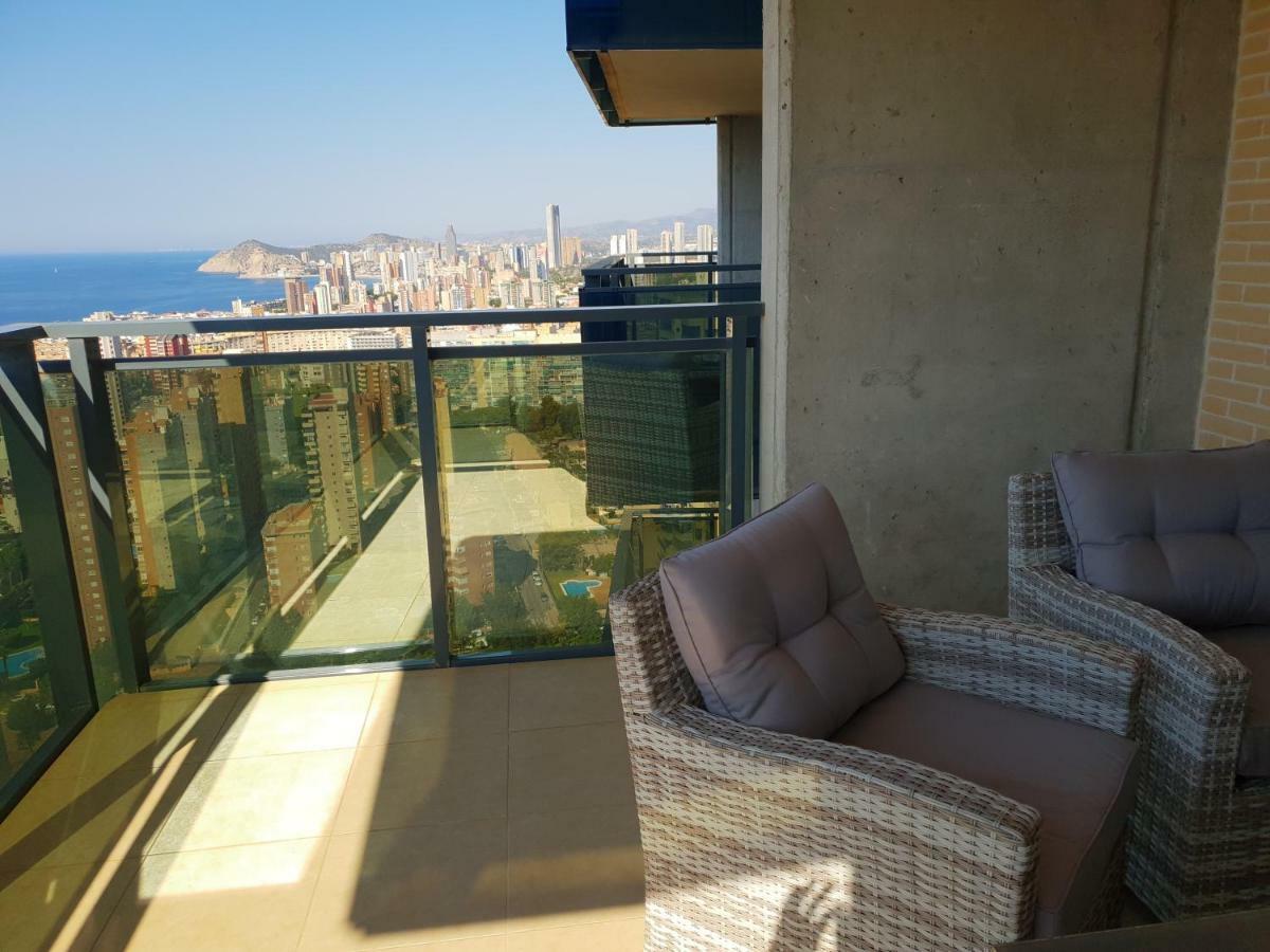 Kronos Apartment Бенидорм Екстериор снимка